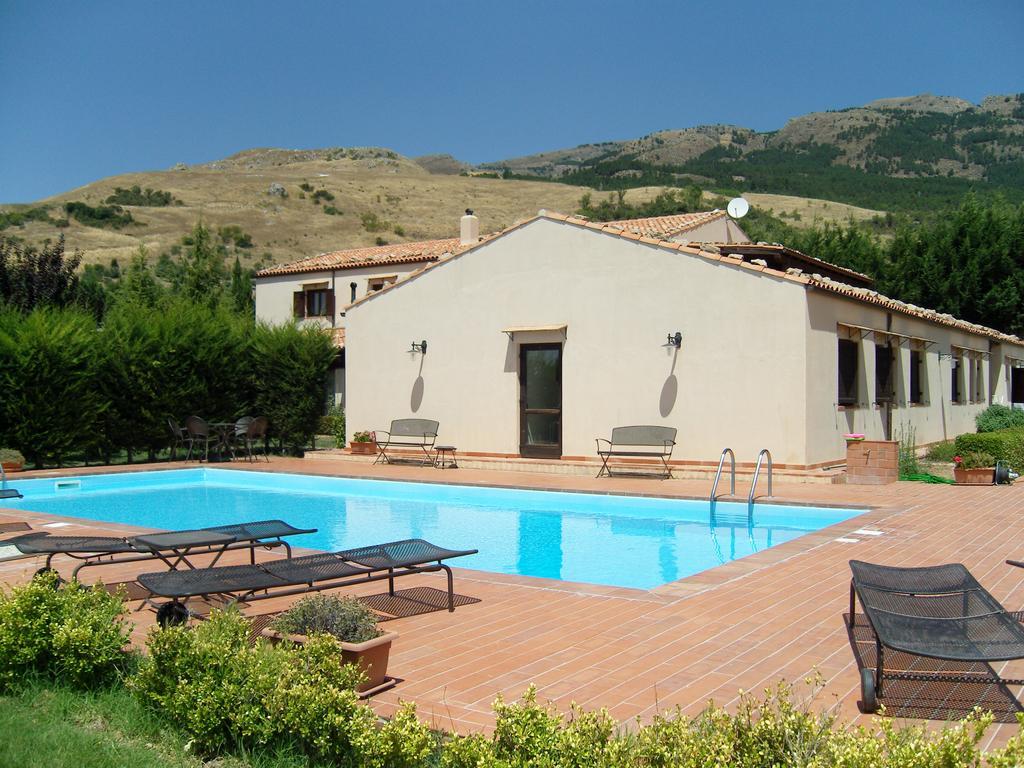 فيلا Agriturismo Terravecchia Castellana Sicula المظهر الخارجي الصورة